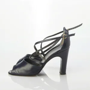 Mid heeled peep toe shoes